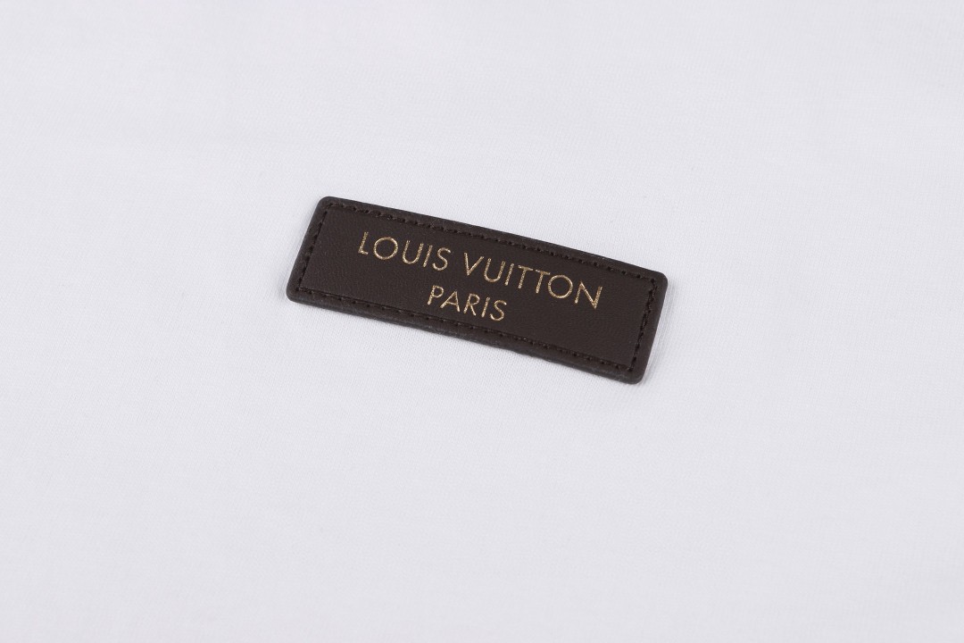 LOUIS VUITTON 路易威登 皮标圆领短袖 T恤 夏款 白色 A0 1AK7GN