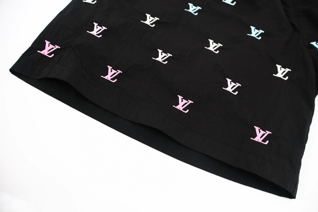 LOUIS VUITTON 路易威登 LV 渐变老花满印刺绣沙滩短裤 休闲裤 裤子 黑色 B0