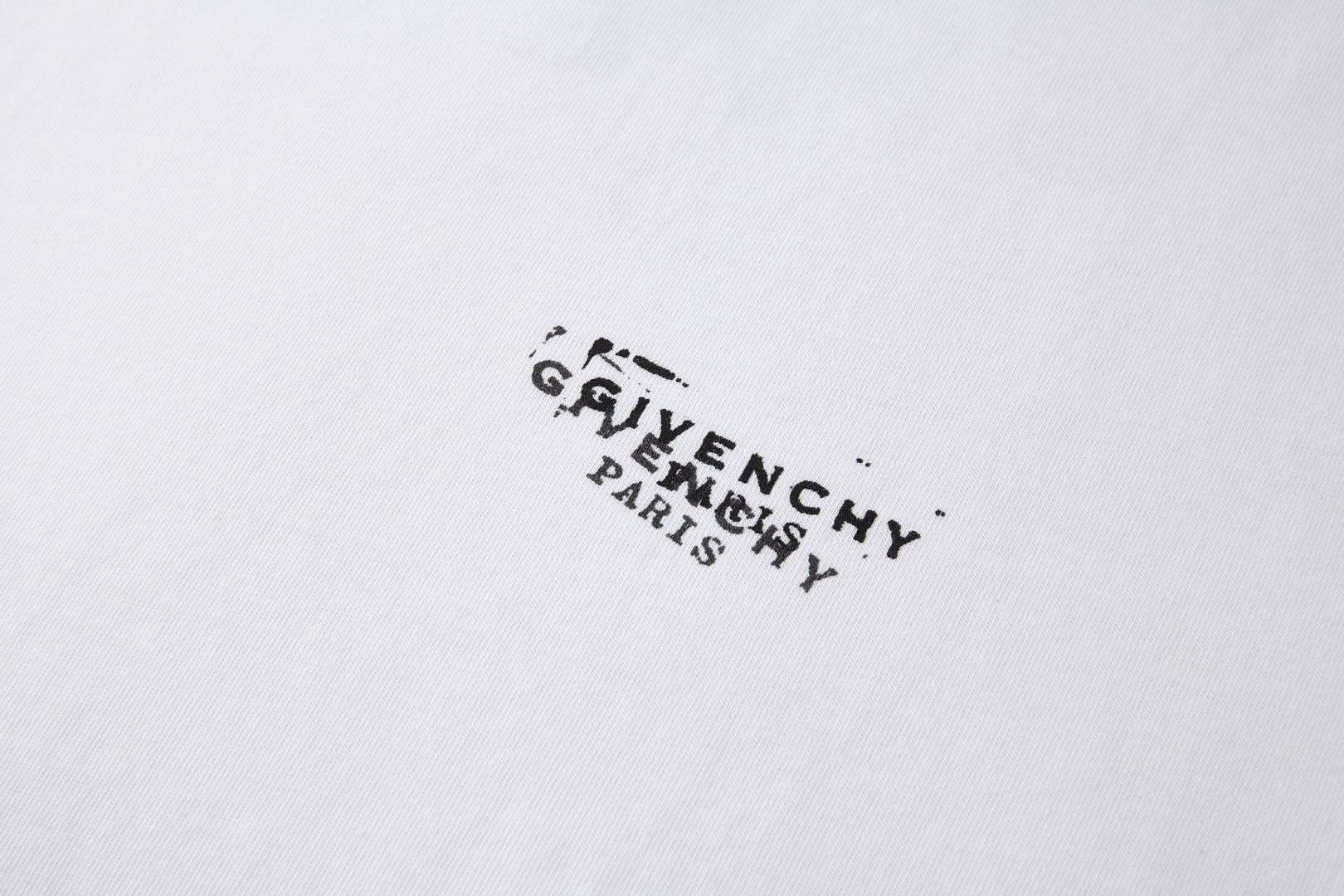 Givenchy 纪梵希 错视印花标识圆领短袖 T恤  夏款 男女同款 白色 黑色 A0 BM71NK3YSA-100