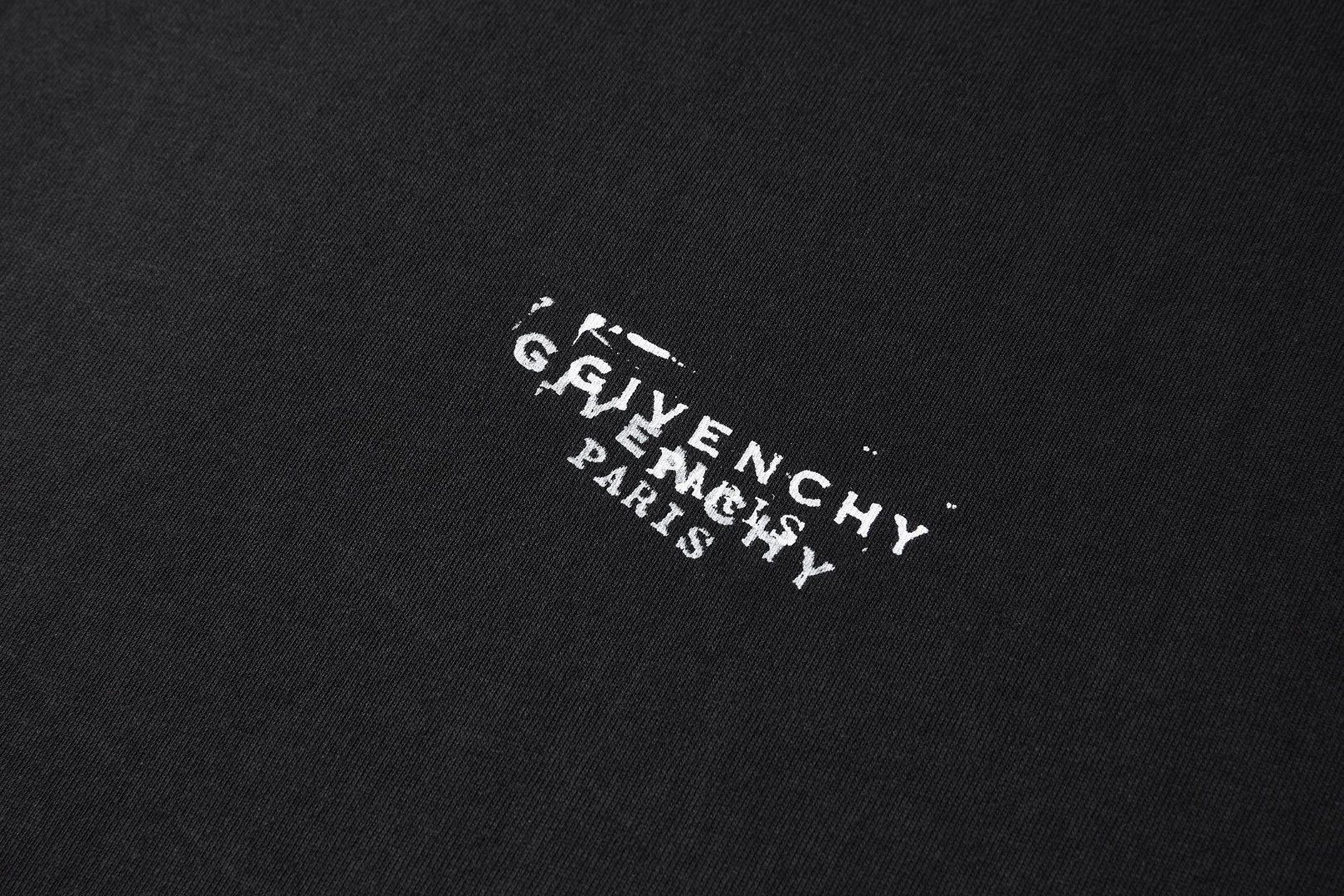 Givenchy 纪梵希 错视印花标识圆领短袖 T恤  夏款 男女同款 白色 黑色 A0 BM71NK3YSA-100