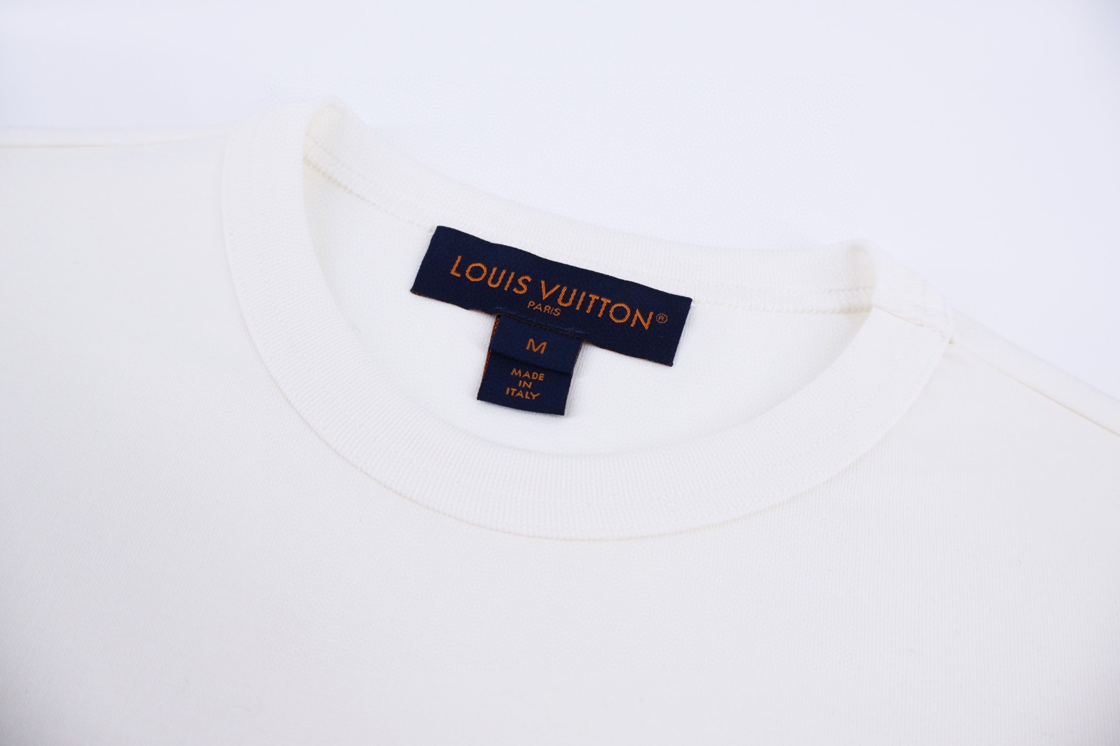 [CLOUIS VUITTON 路易威登 刺绣标识圆领短袖 T恤 女款 白色 A0 1AJZCD