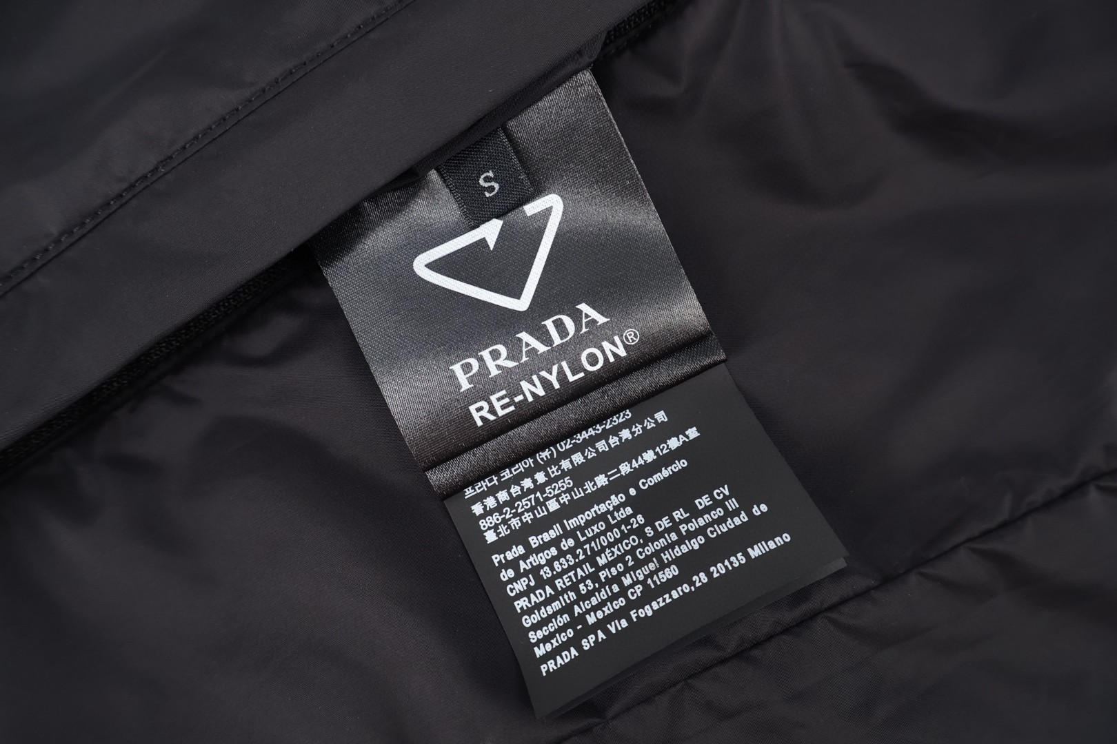 PRADA 普拉达 双面两穿尼龙花卉印花拉链连帽夹克 外套 长袖 B5 