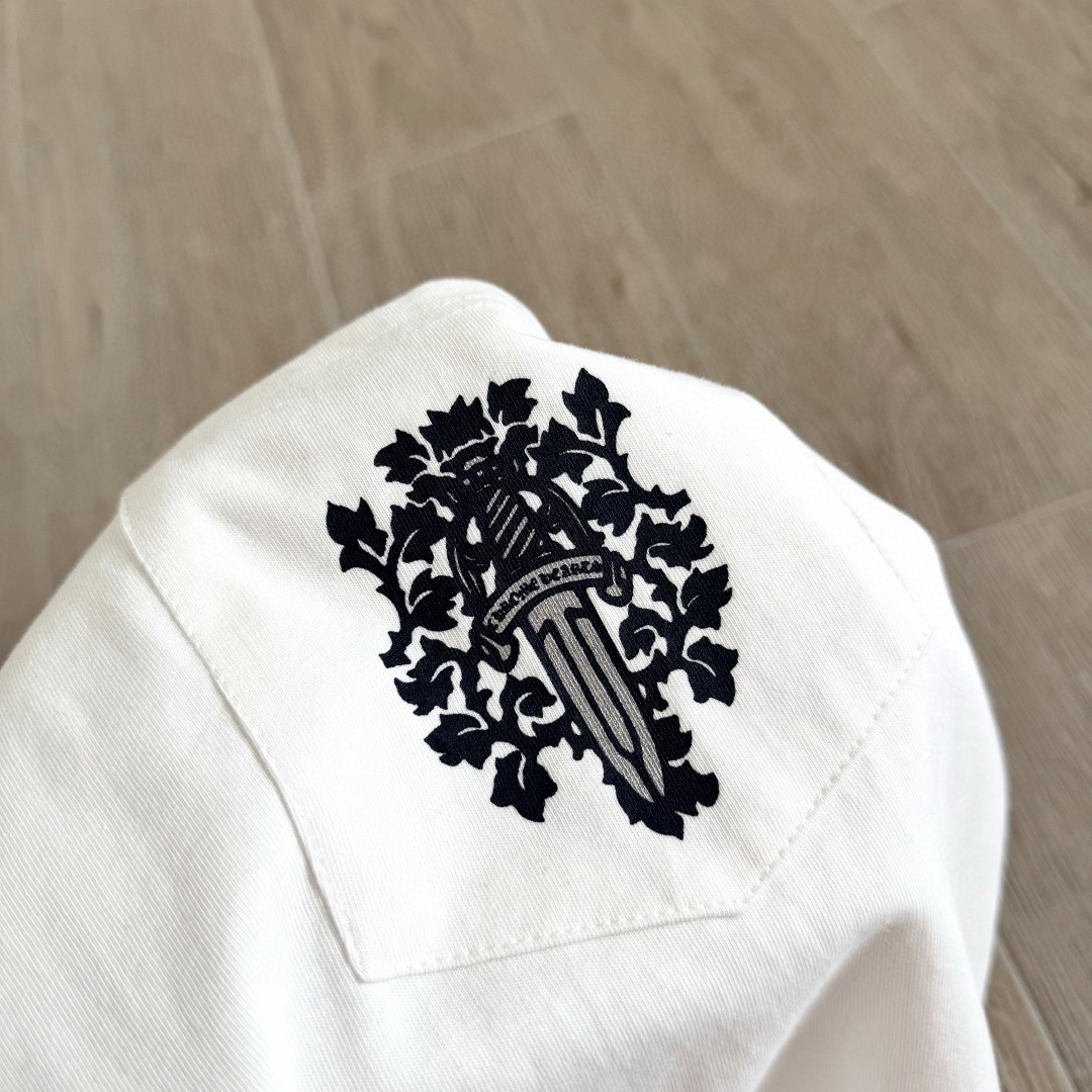 ]Chrome Hearts 克罗心 CH 宝剑藤蔓烫银梵文圆领长袖T恤 黑色 白色