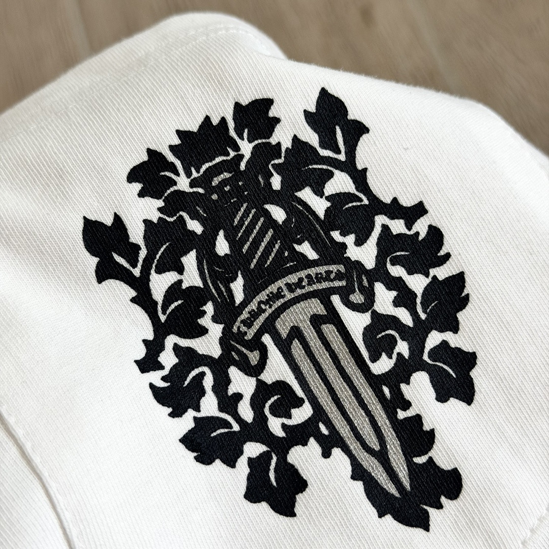 ]Chrome Hearts 克罗心 CH 宝剑藤蔓烫银梵文圆领长袖T恤 黑色 白色