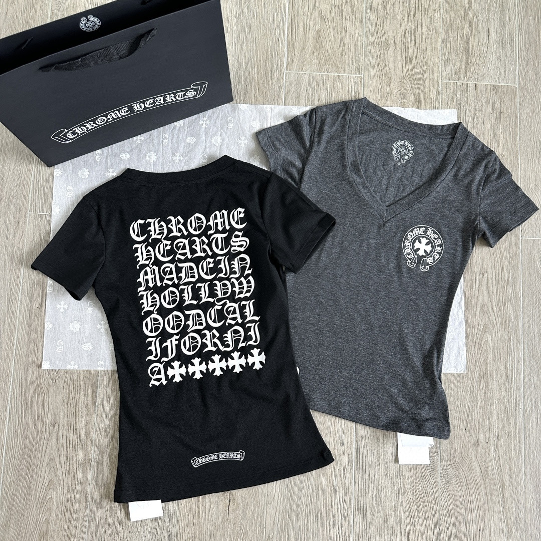 Chrome Hearts CH 克罗心 梵文十字架马蹄印花V领修身 女款 短袖 T恤 黑色 灰色