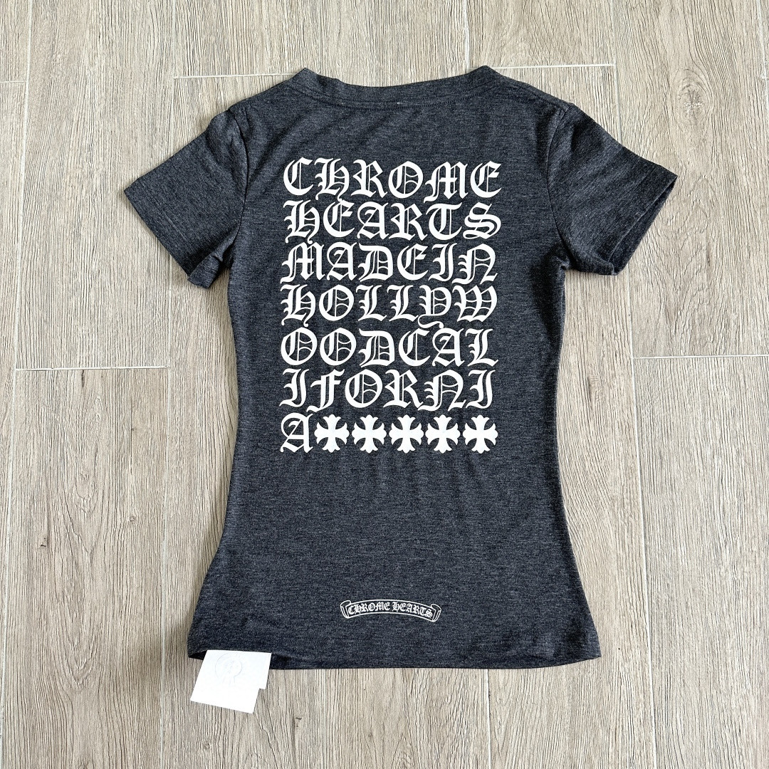 Chrome Hearts CH 克罗心 梵文十字架马蹄印花V领修身 女款 短袖 T恤 黑色 灰色