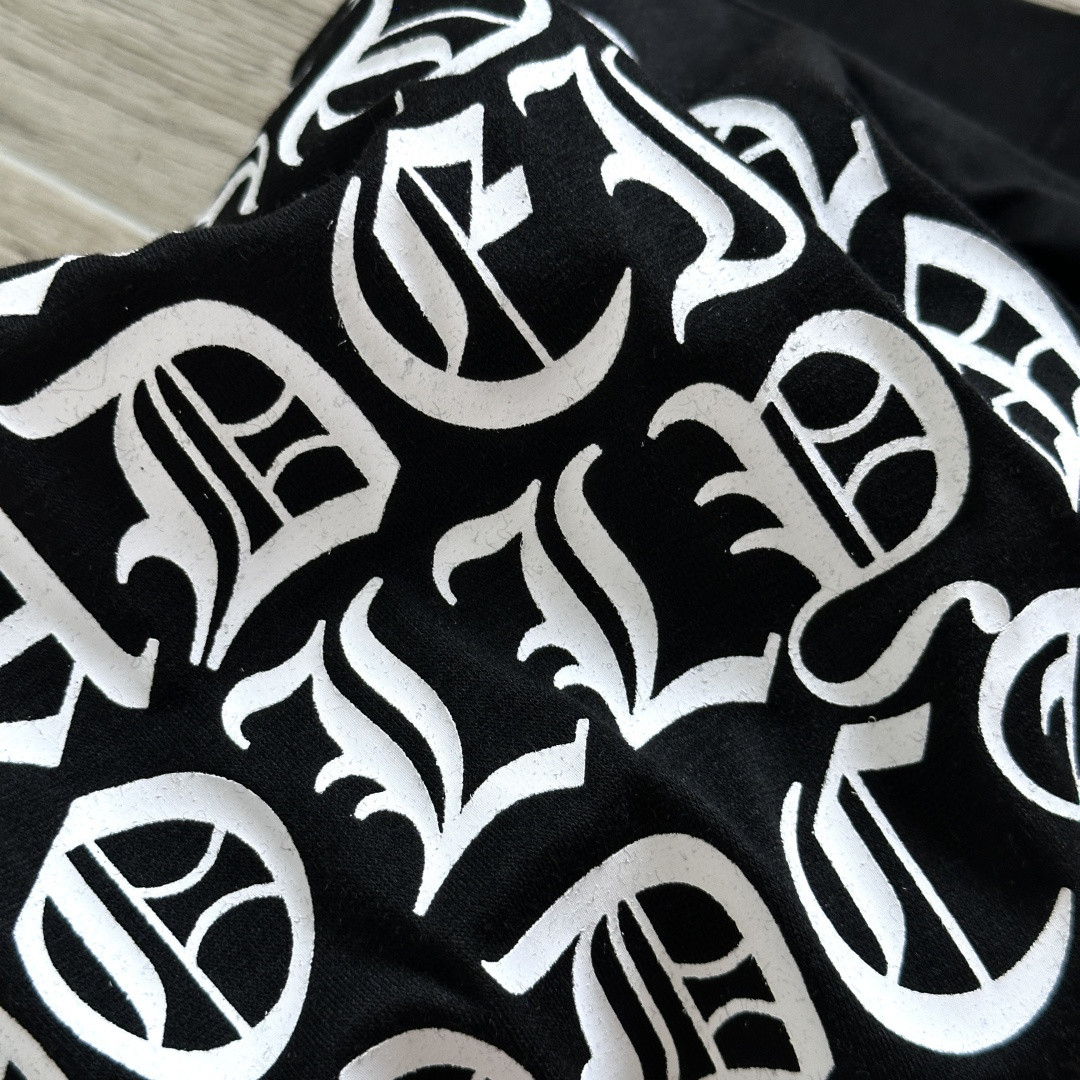 Chrome Hearts CH 克罗心 梵文十字架马蹄印花V领修身 女款 短袖 T恤 黑色 灰色