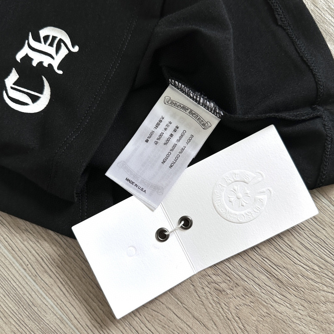 Chrome Hearts CH 克罗心 梵文十字架马蹄印花V领修身 女款 短袖 T恤 黑色 灰色