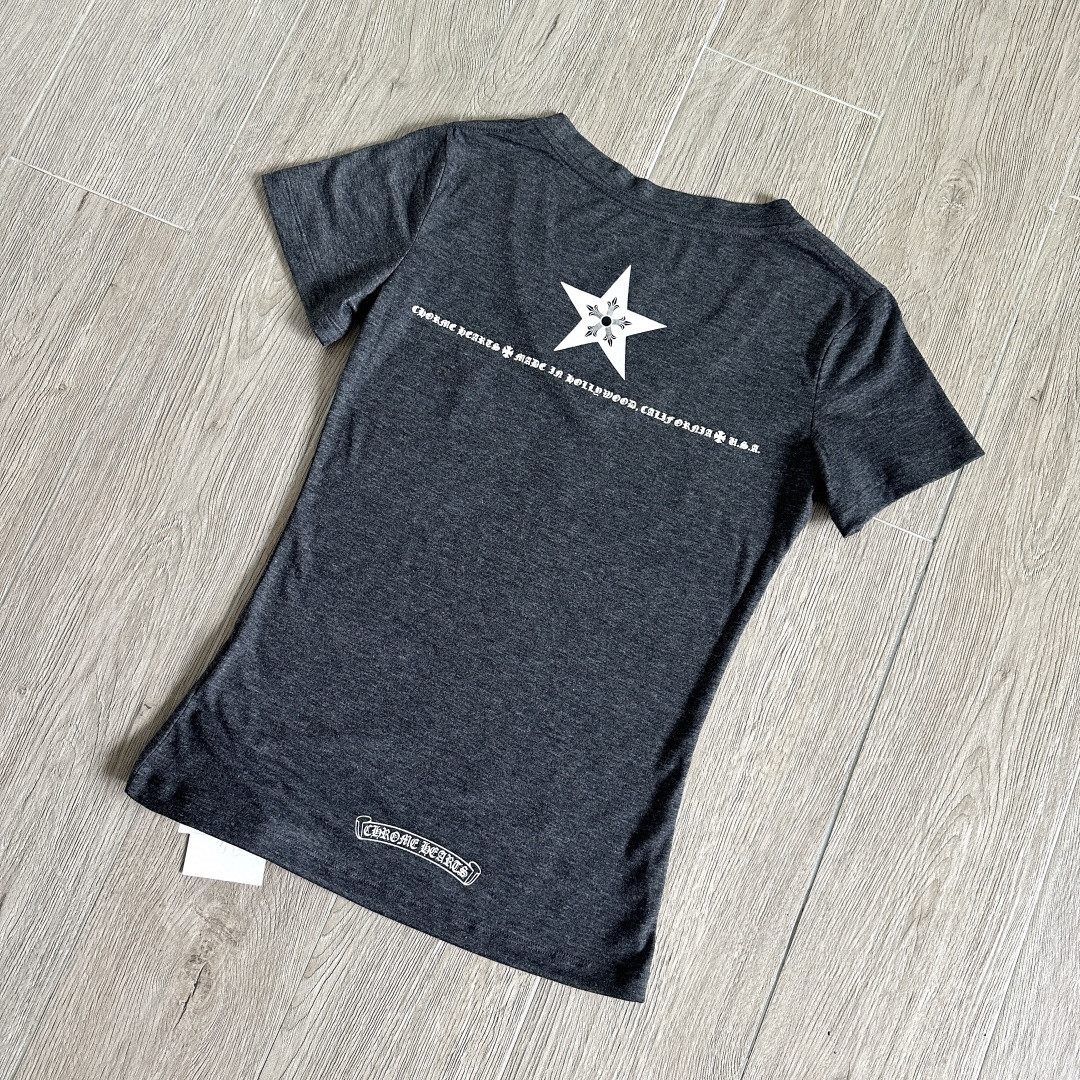Chrome Hearts CH 克罗心 五角星梵文标语印花V领修身 女款 短袖 T恤 灰色