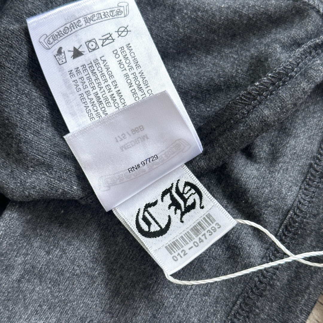 Chrome Hearts CH 克罗心 五角星梵文标语印花V领修身 女款 短袖 T恤 灰色