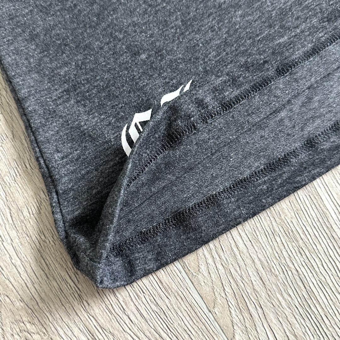 Chrome Hearts CH 克罗心 五角星梵文标语印花V领修身 女款 短袖 T恤 灰色