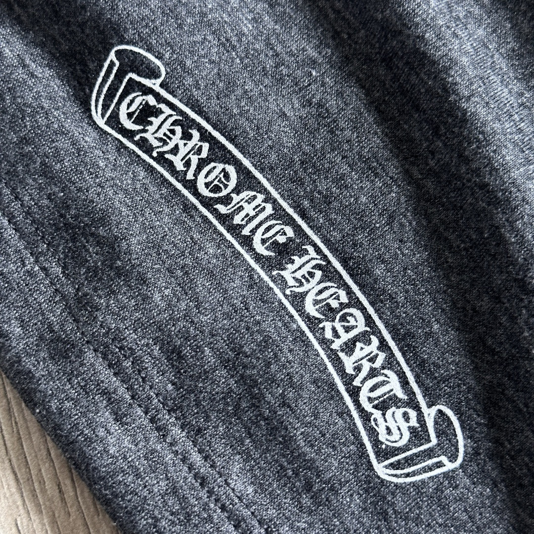 Chrome Hearts CH 克罗心 五角星梵文标语印花V领修身 女款 短袖 T恤 灰色