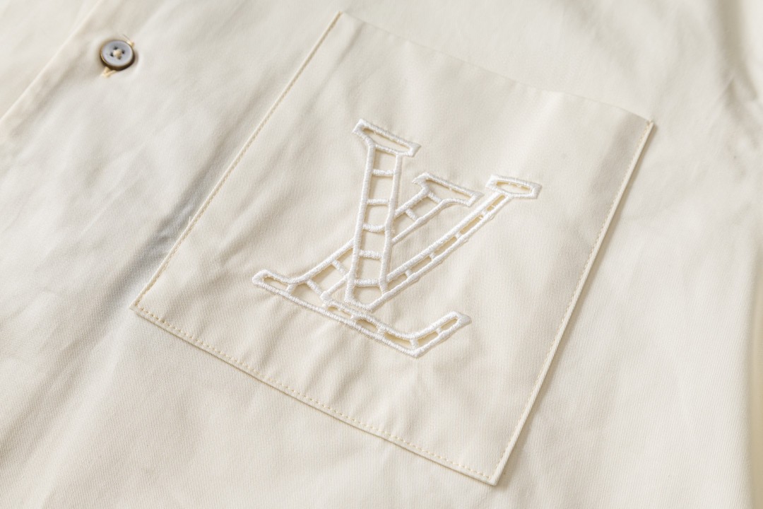 LOUIS VUITTON 路易威登 LV 镂空刺绣logo古巴领衬衫 短袖 外套 夏款 米色 B0 1AKCTS