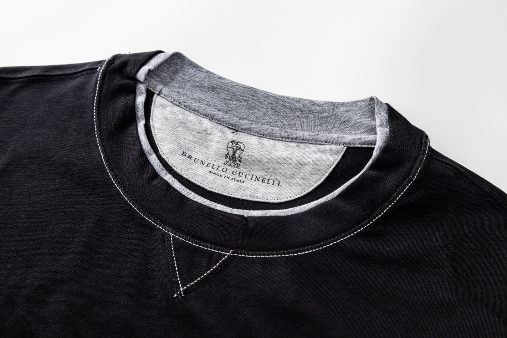 Brunello Cucinelli BC 拼色刺绣标识刺绣假两件圆领短袖 T恤 黑色 A5 MOB137451G-CCB75