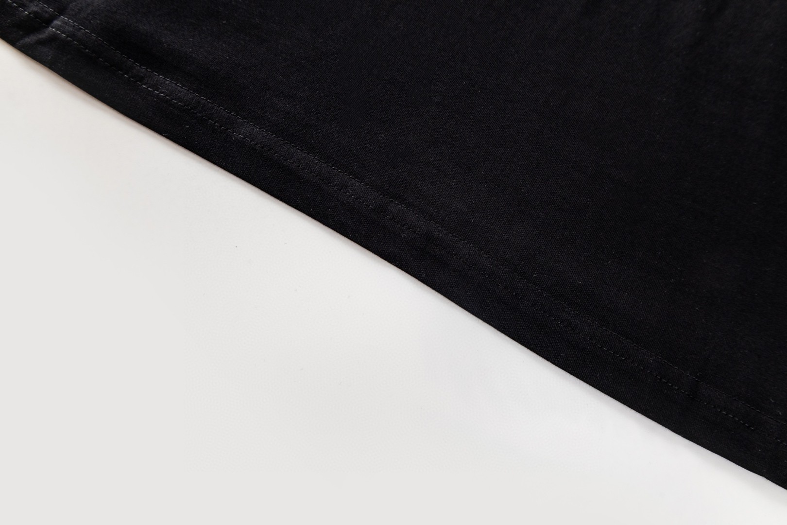 Maison Margiela 马吉拉 做旧印花圆领短袖 T恤 套头 夏季 冰白色 黑色 A0 S50GC0737S24607857