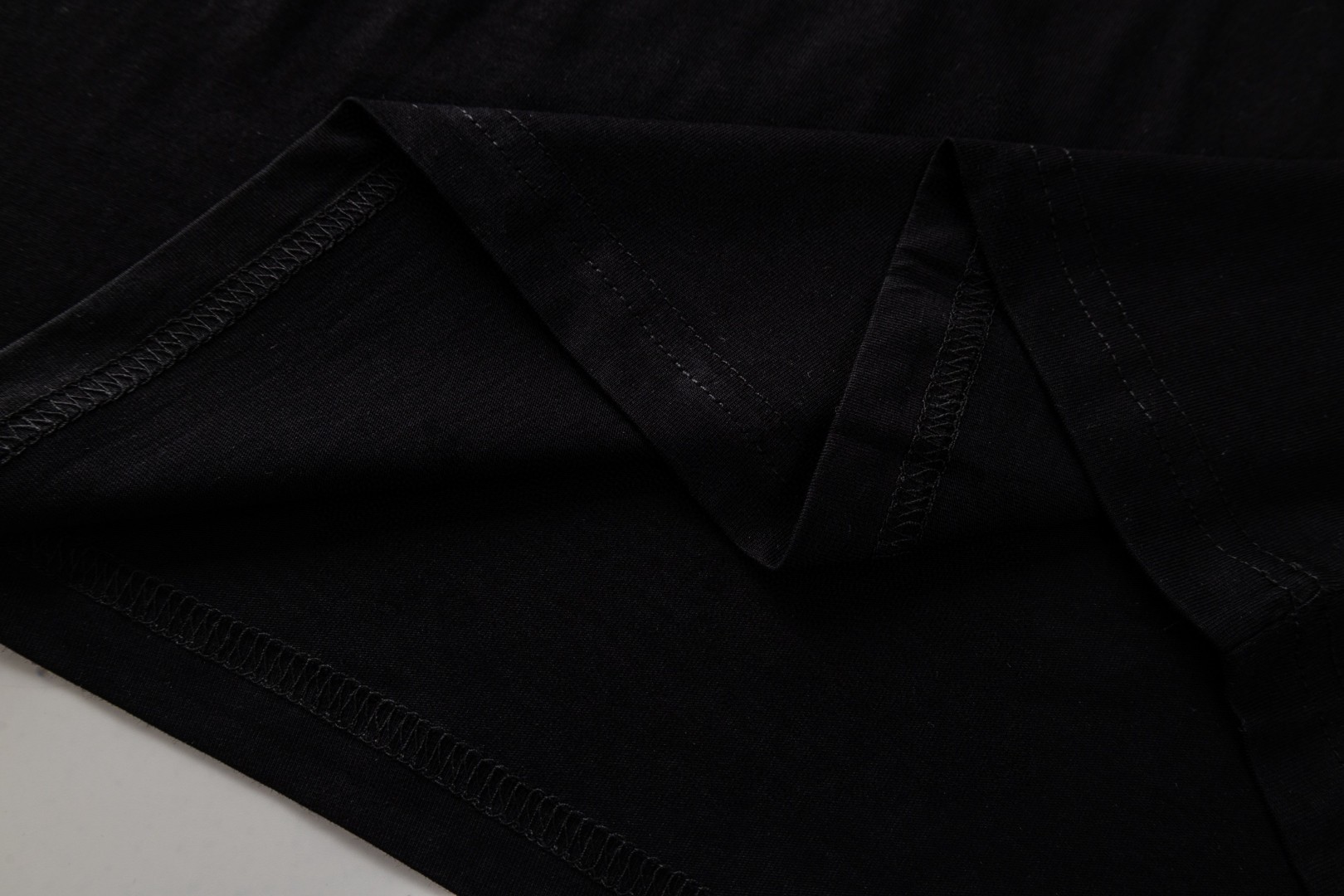 Maison Margiela 马吉拉 做旧印花圆领短袖 T恤 套头 夏季 冰白色 黑色 A0 S50GC0737S24607857