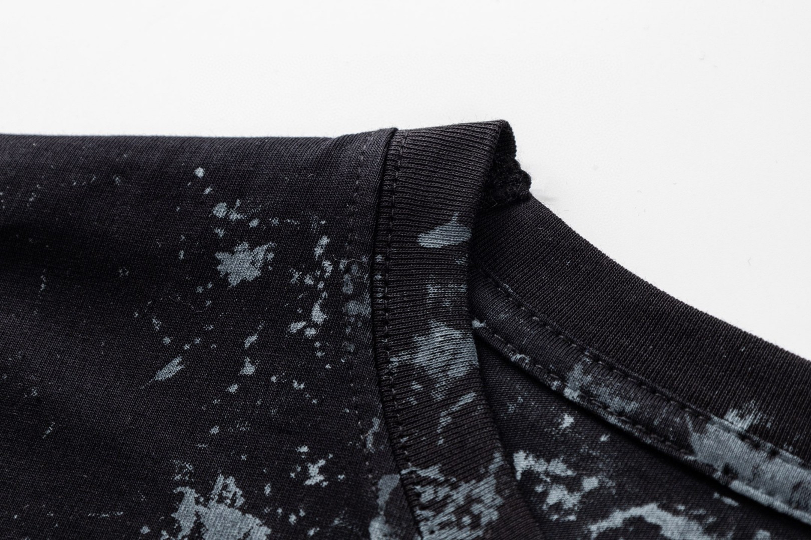 Maison Margiela 马吉拉 做旧印花圆领短袖 T恤 套头 夏季 冰白色 黑色 A0 S50GC0737S24607857