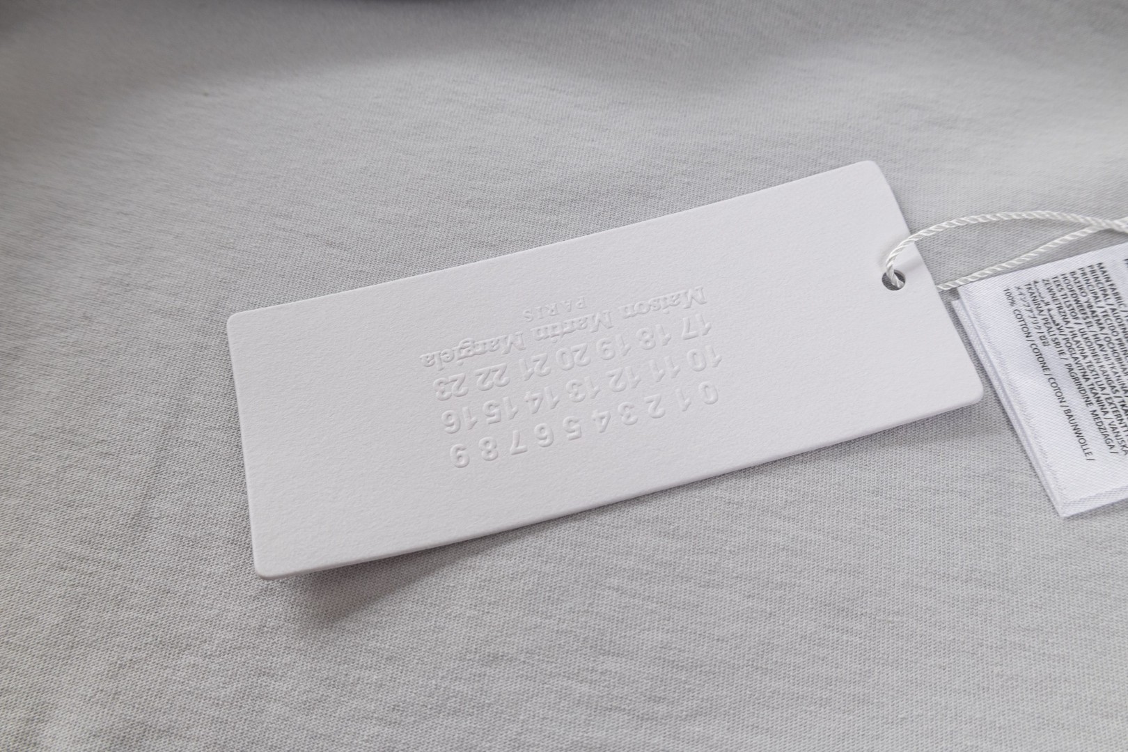 Maison Margiela 马吉拉 做旧印花圆领短袖 T恤 套头 夏季 冰白色 黑色 A0 S50GC0737S24607857