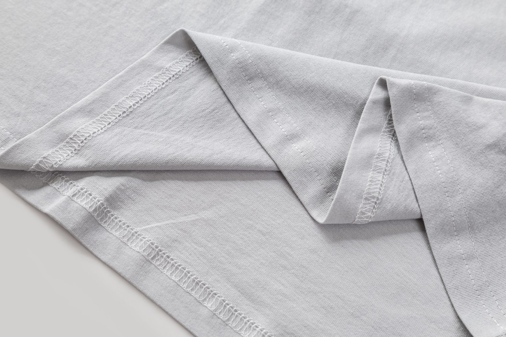 Maison Margiela 马吉拉 做旧印花圆领短袖 T恤 套头 夏季 冰白色 黑色 A0 S50GC0737S24607857