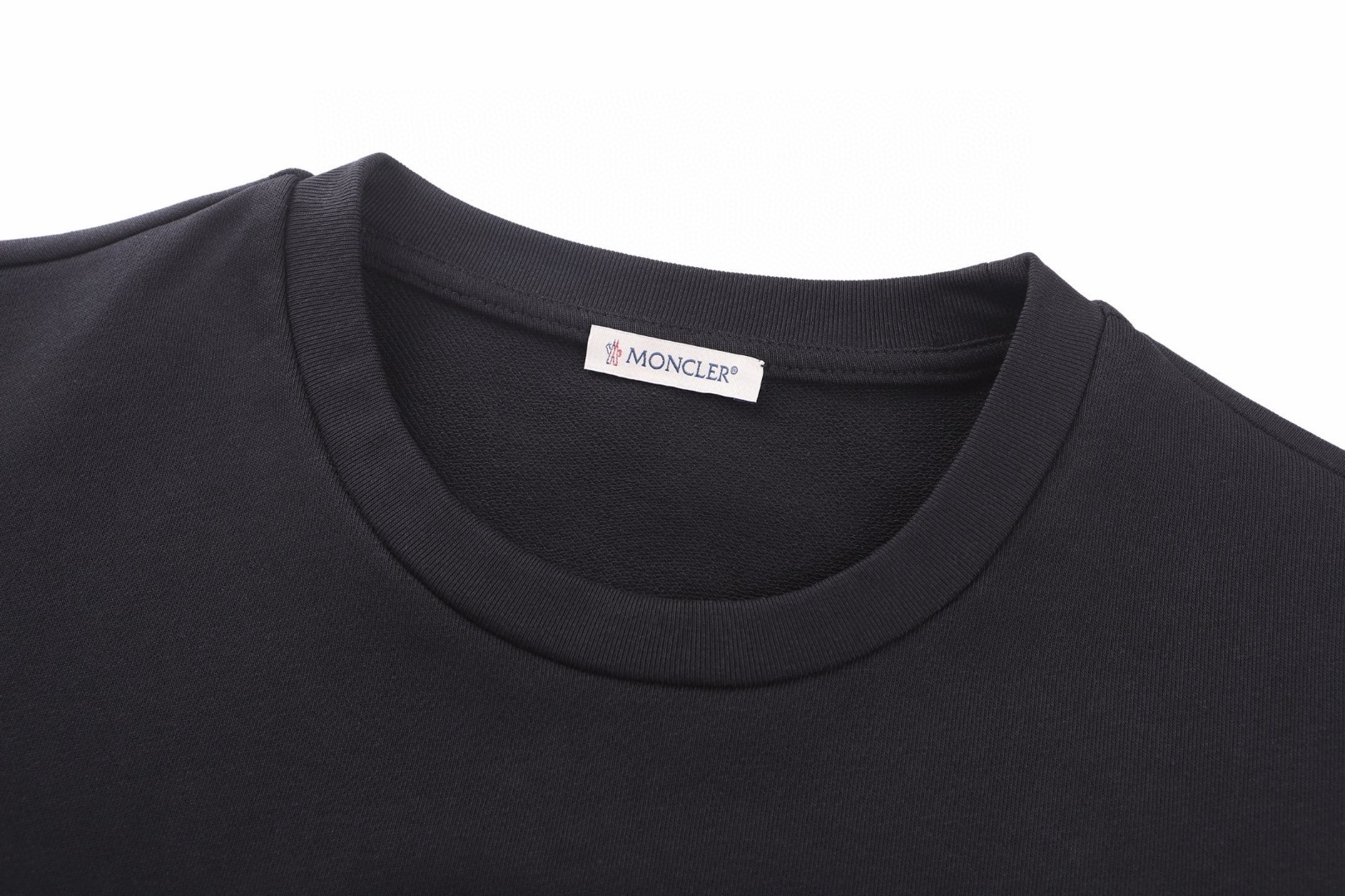 Moncler 蒙口 皮革饰边口袋圆领短袖 T恤 夏季 黑色 米杏色 A0 L10918C0005089BD5999