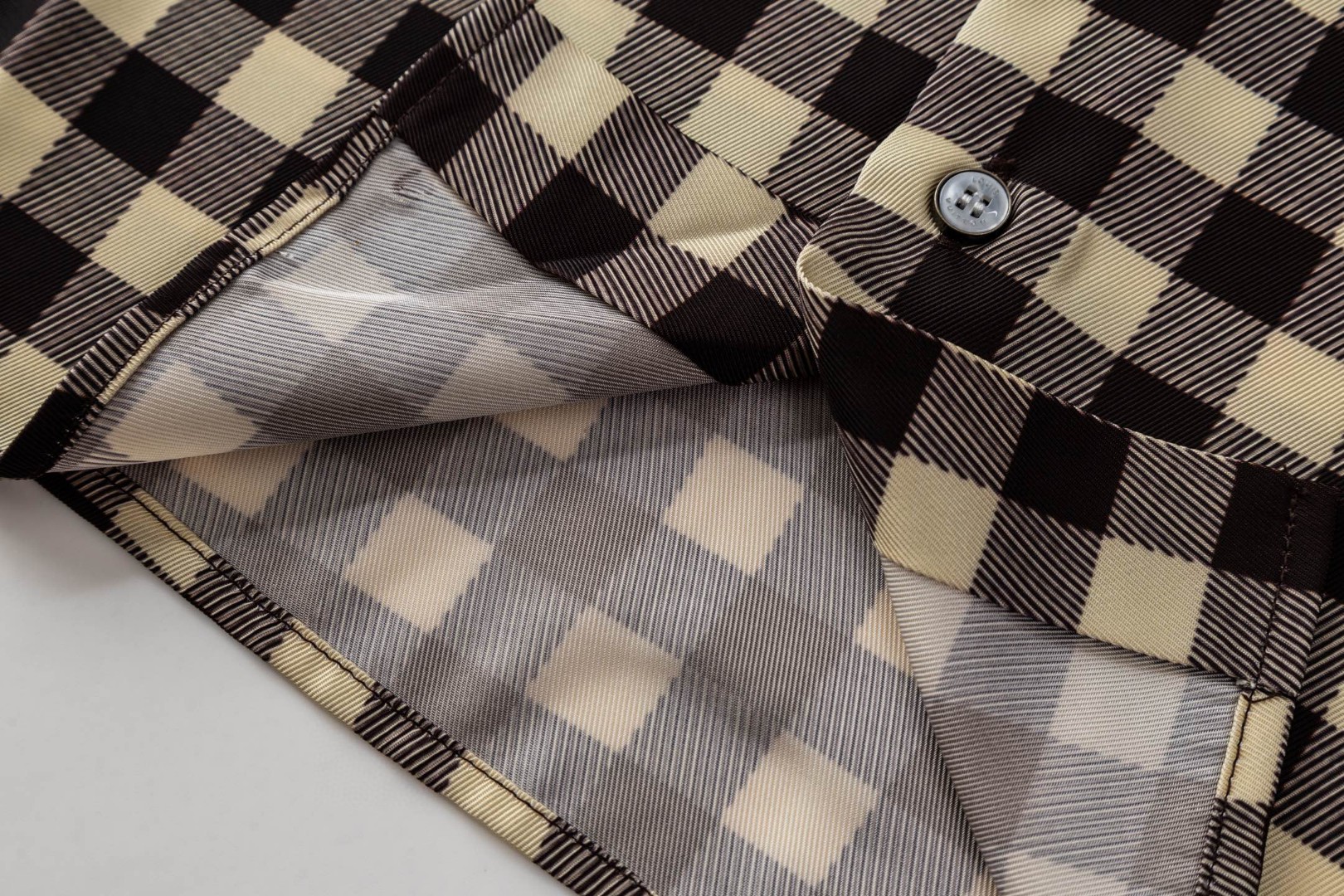 LOUIS VUITTON 路易威登 DAMIER 格纹皮标章仔衬衫 短袖 棕色 B0 1AJRGH