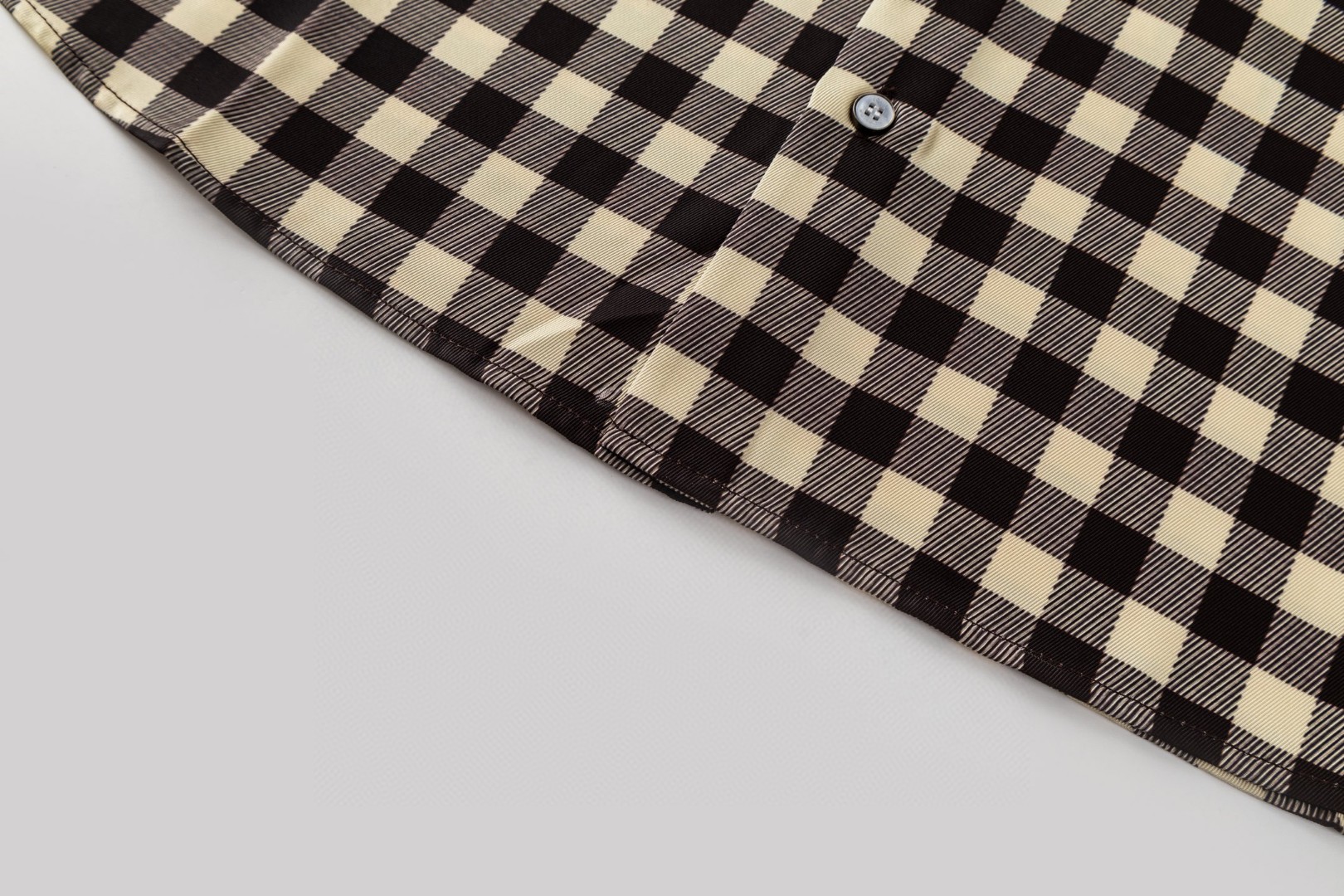 LOUIS VUITTON 路易威登 DAMIER 格纹皮标章仔衬衫 短袖 棕色 B0 1AJRGH