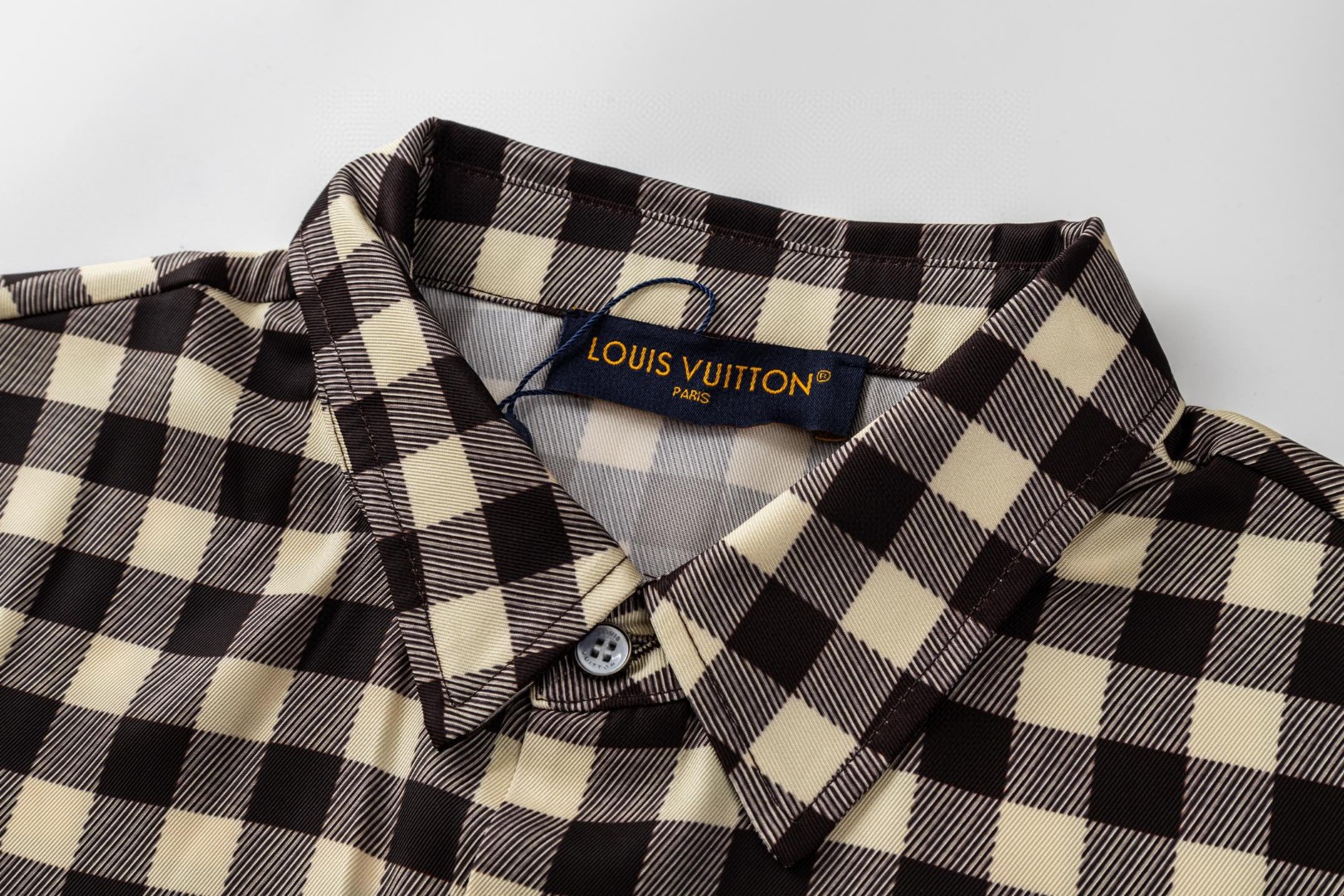 LOUIS VUITTON 路易威登 DAMIER 格纹皮标章仔衬衫 短袖 棕色 B0 1AJRGH