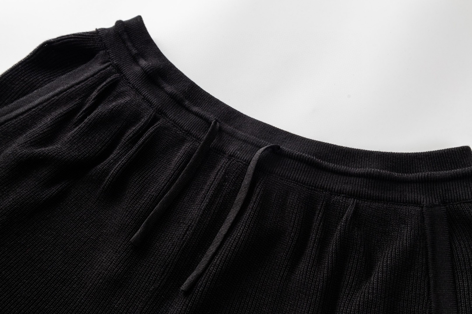 Burberry 巴宝莉 格纹织带抽绳针织短裤 裤子 休闲裤 五分裤 黑色 B0 81265491