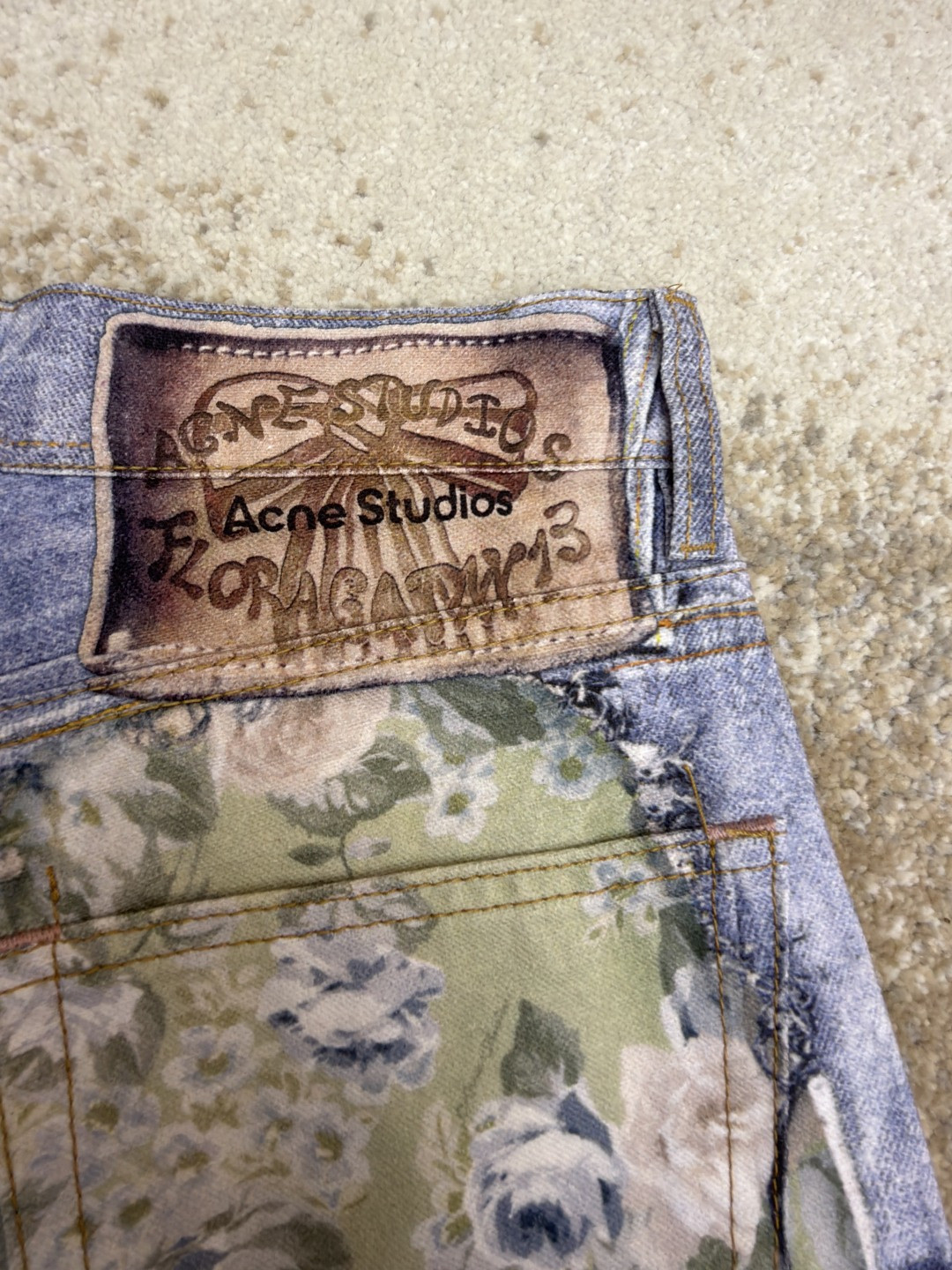 Acne Studios 仲夏胶囊系列 玫瑰花卉错视印花牛仔裤 长裤 裤子 蓝色 B0 CK0141-AFY