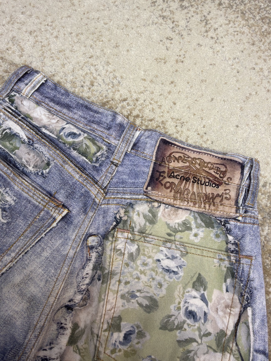 Acne Studios 仲夏胶囊系列 玫瑰花卉错视印花牛仔裤 长裤 裤子 蓝色 B0 CK0141-AFY