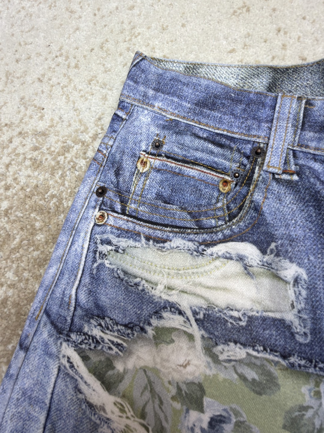 Acne Studios 仲夏胶囊系列 玫瑰花卉错视印花牛仔短裤 牛仔裤 裤子 七分裤 蓝色 B0 CE0077-AFY