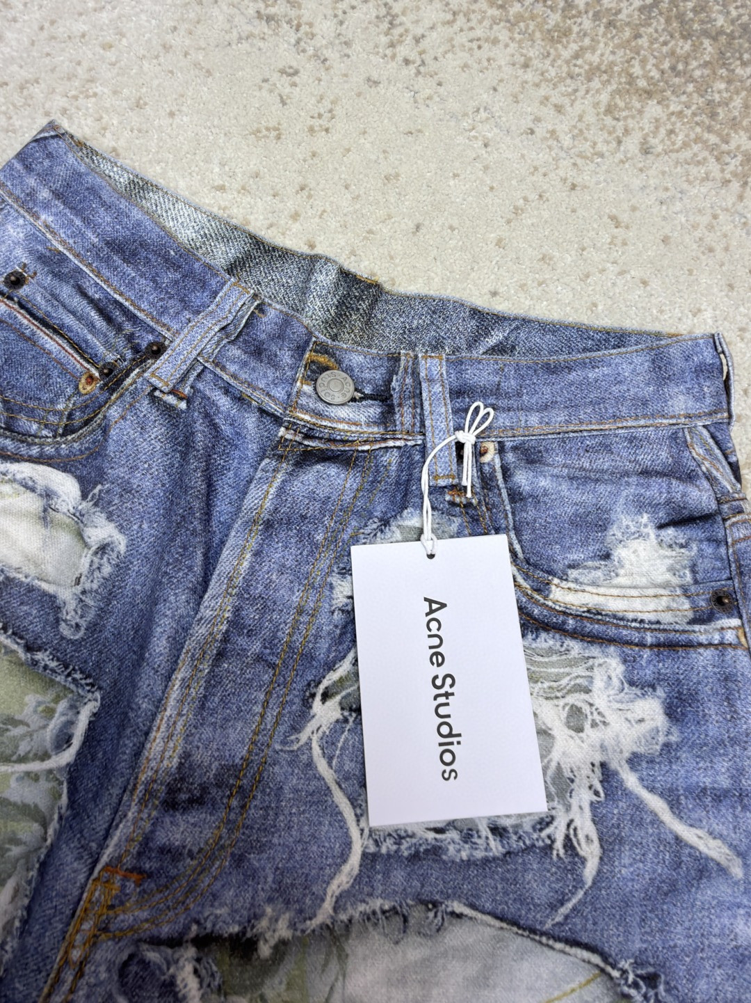 Acne Studios 仲夏胶囊系列 玫瑰花卉错视印花牛仔短裤 牛仔裤 裤子 七分裤 蓝色 B0 CE0077-AFY