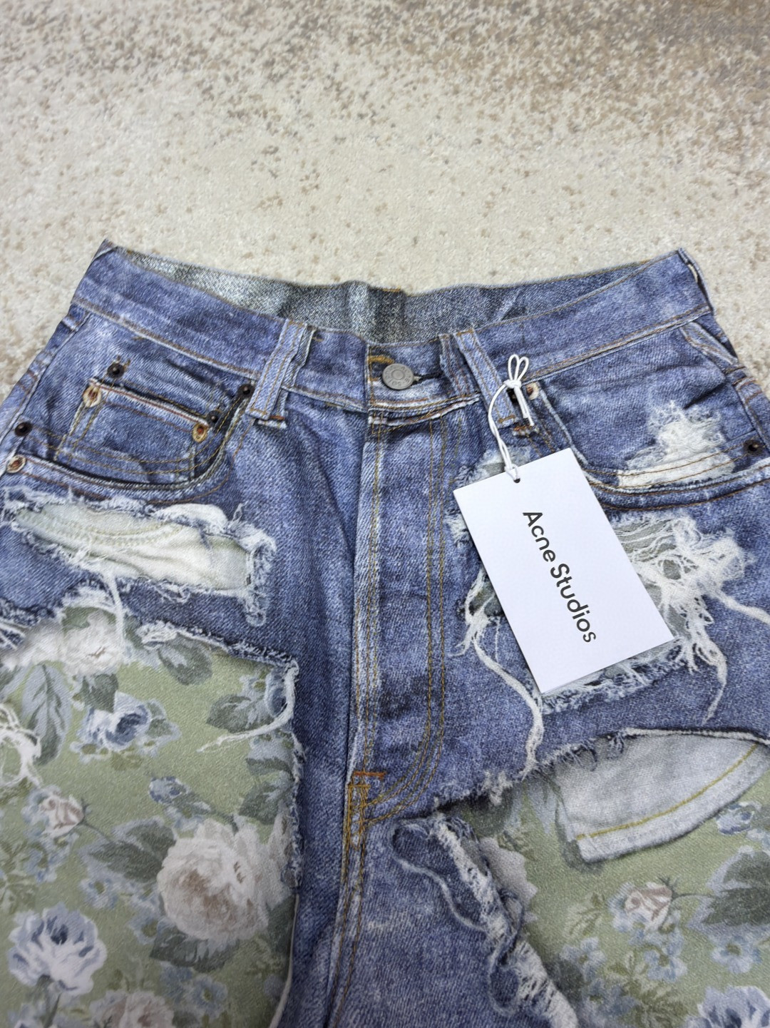 Acne Studios 仲夏胶囊系列 玫瑰花卉错视印花牛仔短裤 牛仔裤 裤子 七分裤 蓝色 B0 CE0077-AFY