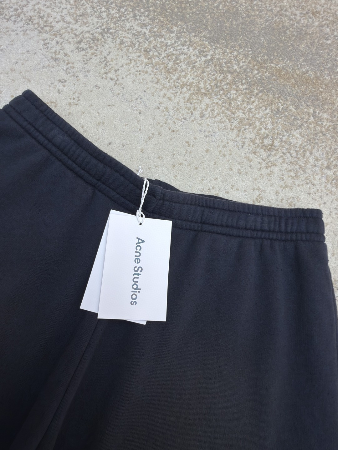 Acne Studios 喷绘复古抓绒松紧腰运动裤 短裤 休闲裤 裤子 黑色 B0 CE0094-BM0
