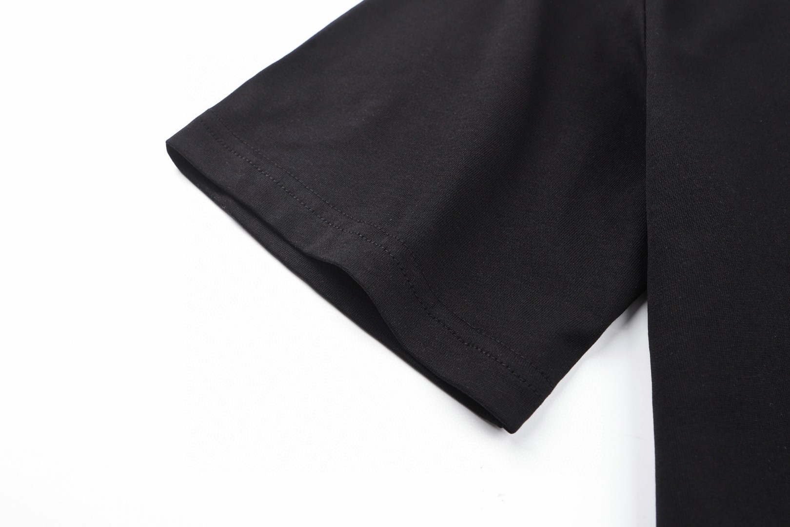 Berluti 皮革标签圆领短袖 T恤 夏款 白色 黑色 A0 R26JRS93003000