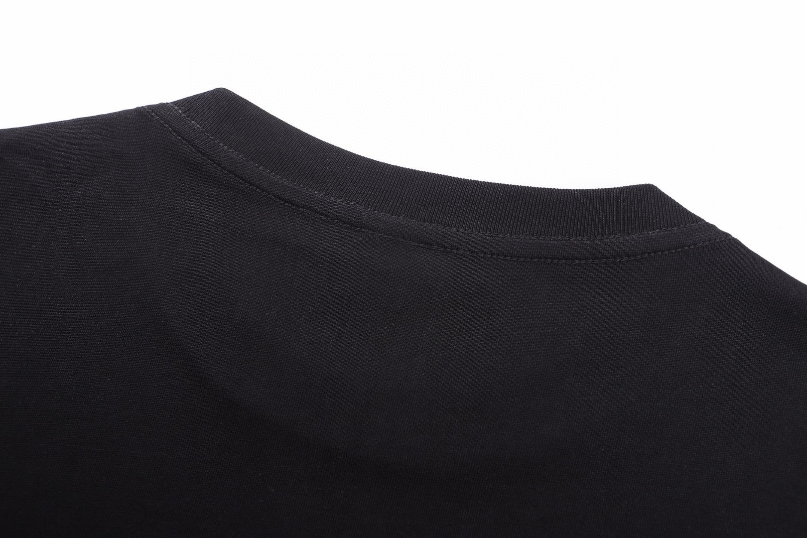 Berluti 皮革标签圆领短袖 T恤 夏款 白色 黑色 A0 R26JRS93003000