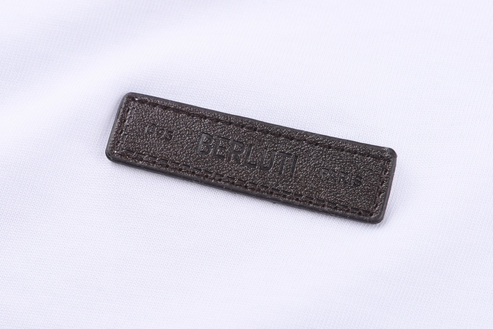 Berluti 皮革标签圆领短袖 T恤 夏款 白色 黑色 A0 R26JRS93003000