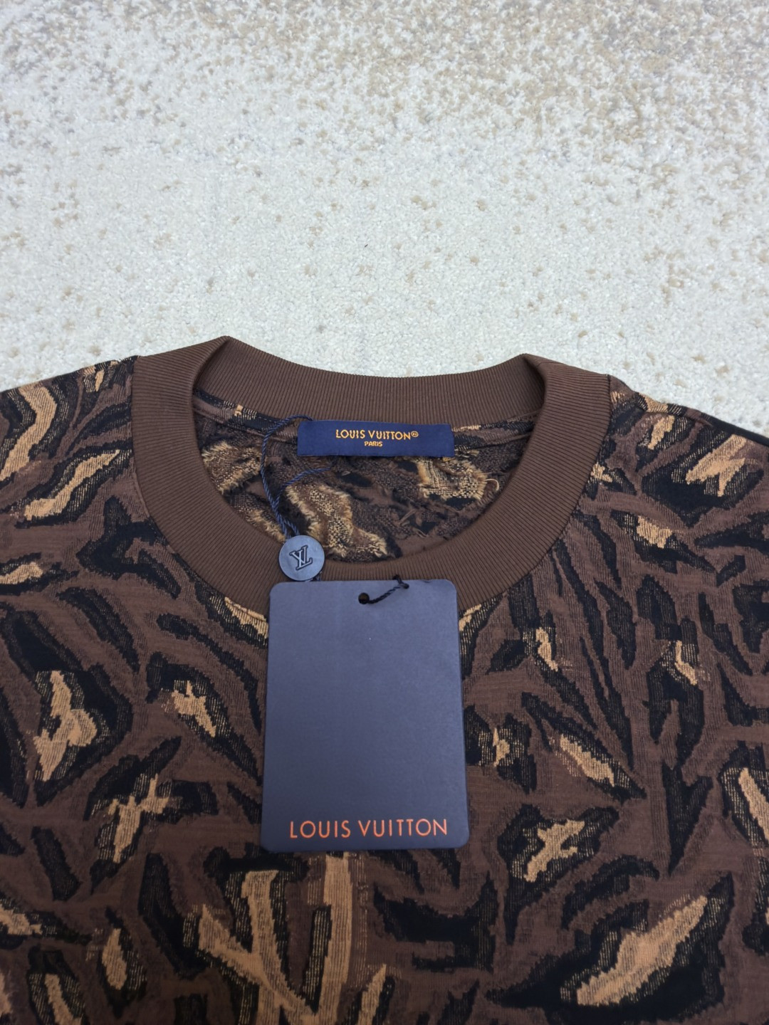 LOUIS VUITTON 路易威登 LV 豹纹提花圆领短袖 T恤 夏款 棕色 B0 1AIMK8