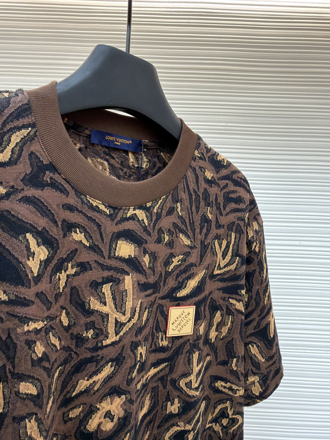 LOUIS VUITTON 路易威登 LV 豹纹提花圆领短袖 T恤 夏款 棕色 B0 1AIMK8