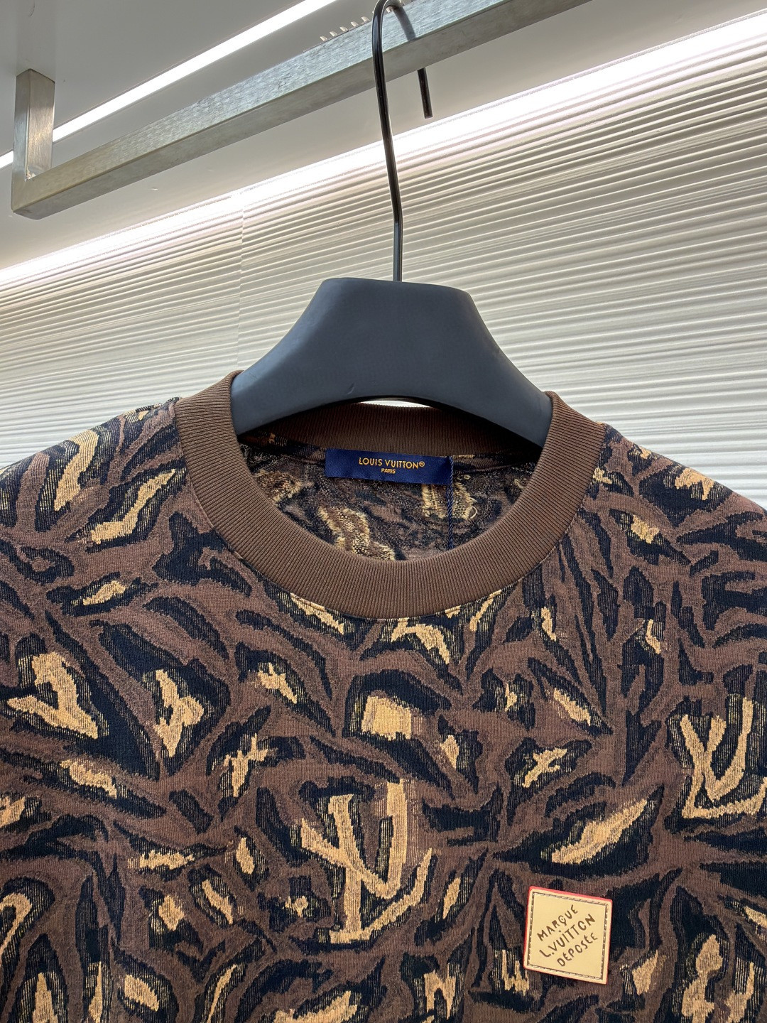 LOUIS VUITTON 路易威登 LV 豹纹提花圆领短袖 T恤 夏款 棕色 B0 1AIMK8