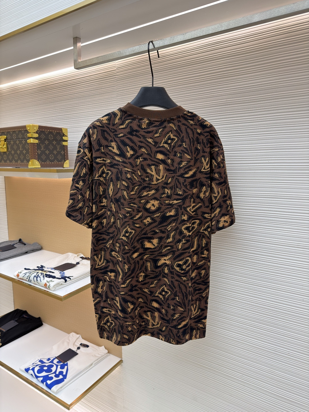 LOUIS VUITTON 路易威登 LV 豹纹提花圆领短袖 T恤 夏款 棕色 B0 1AIMK8