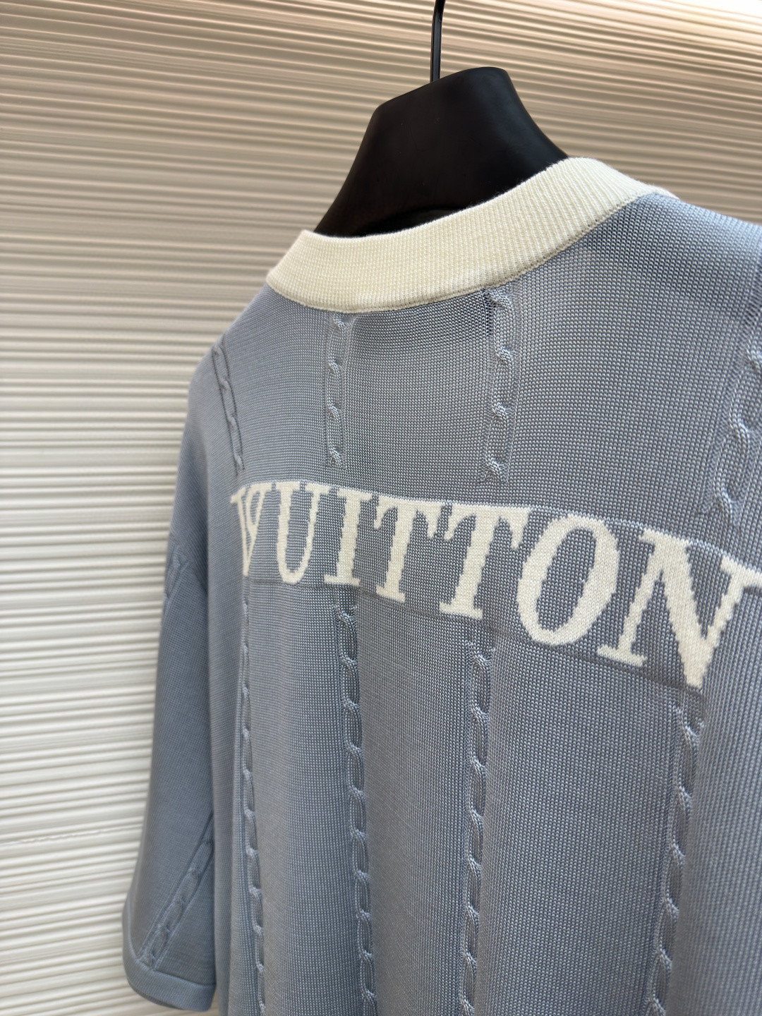 LOUIS VUITTON 路易威登 LV 徽章刺绣针织衫 短袖 T恤 夏款 蓝色 B0 1AIJYJ