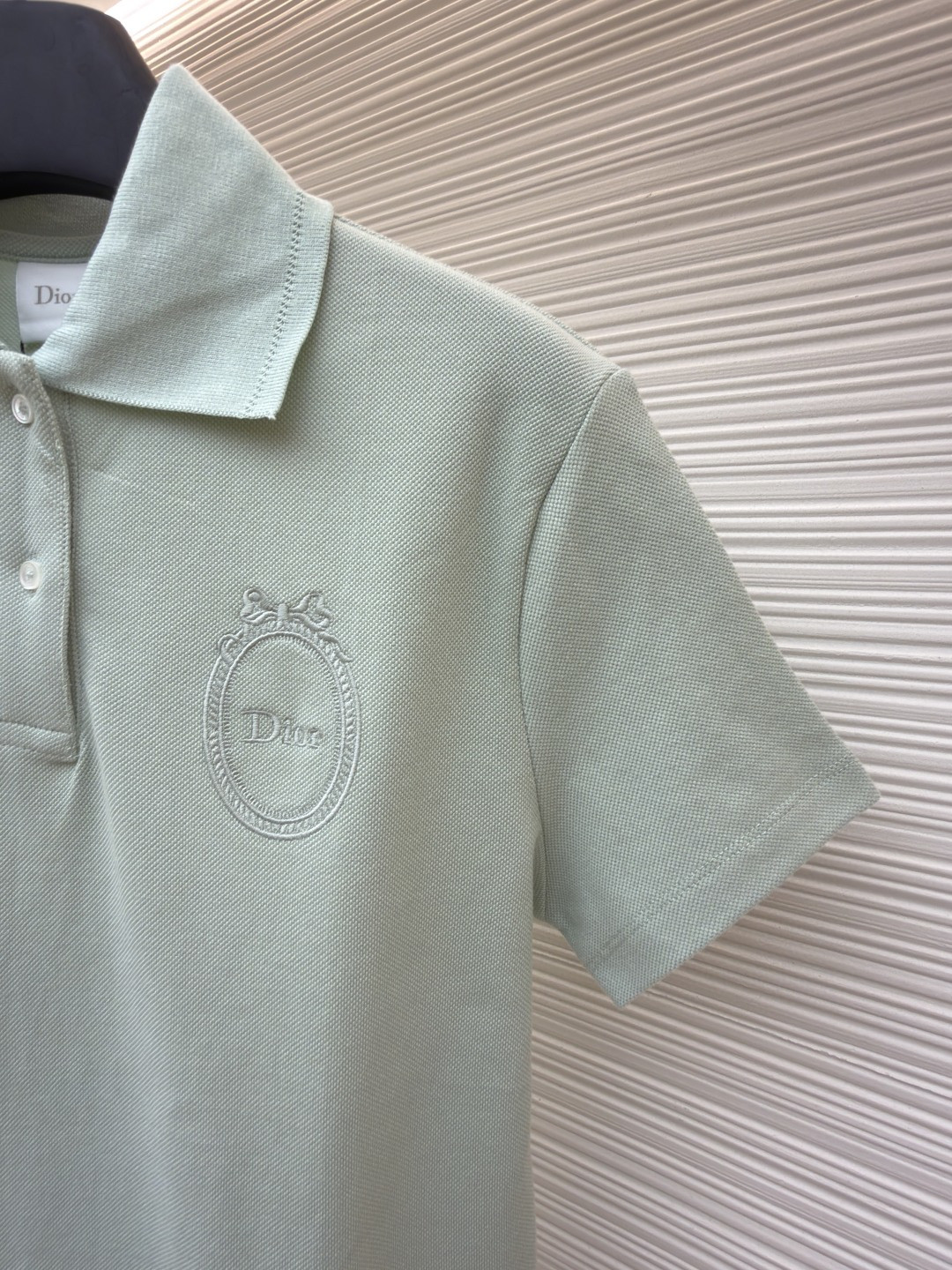 DIOR 迪奥 徽章刺绣Polo衫 短袖 女款 白色 绿色 粉色 A0 623T16A4C95-X0150
