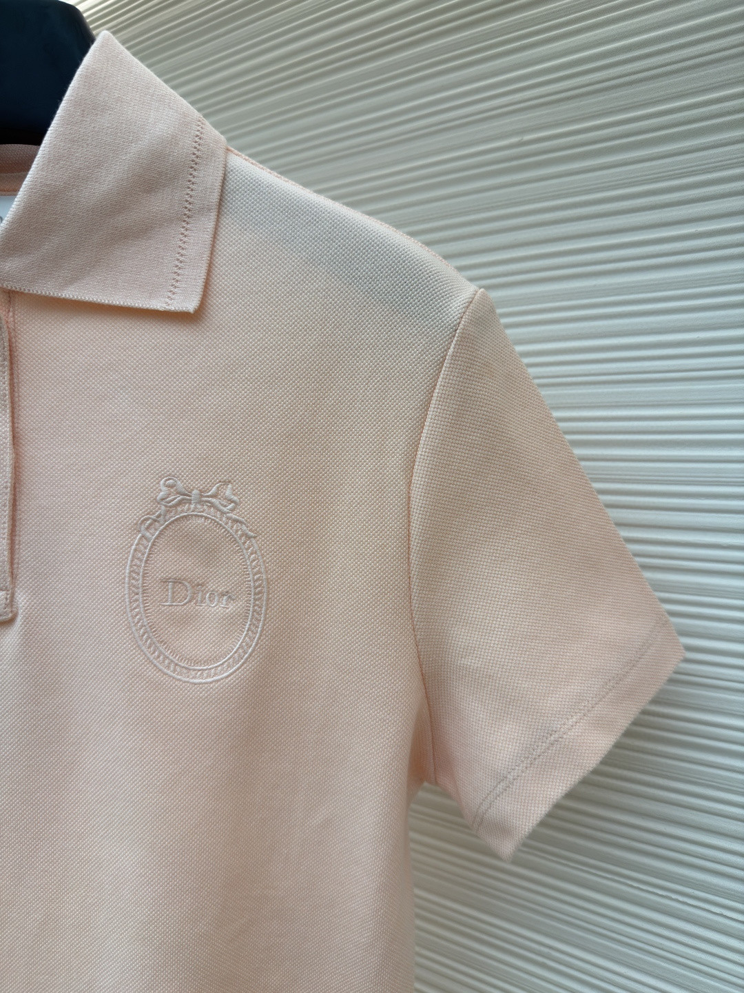 DIOR 迪奥 徽章刺绣Polo衫 短袖 女款 白色 绿色 粉色 A0 623T16A4C95-X0150