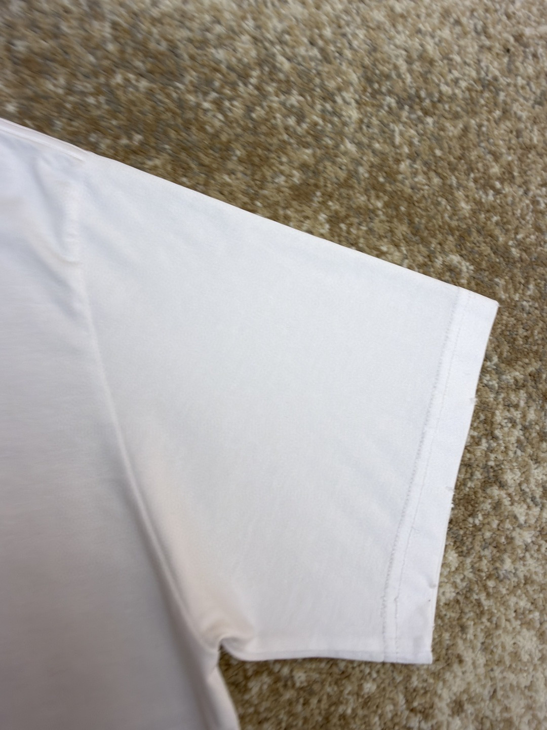 DIOR 迪奥 做旧字母标识印花圆领短袖 T恤 夏季 白色 黑色 A0 593J696X0677-C085