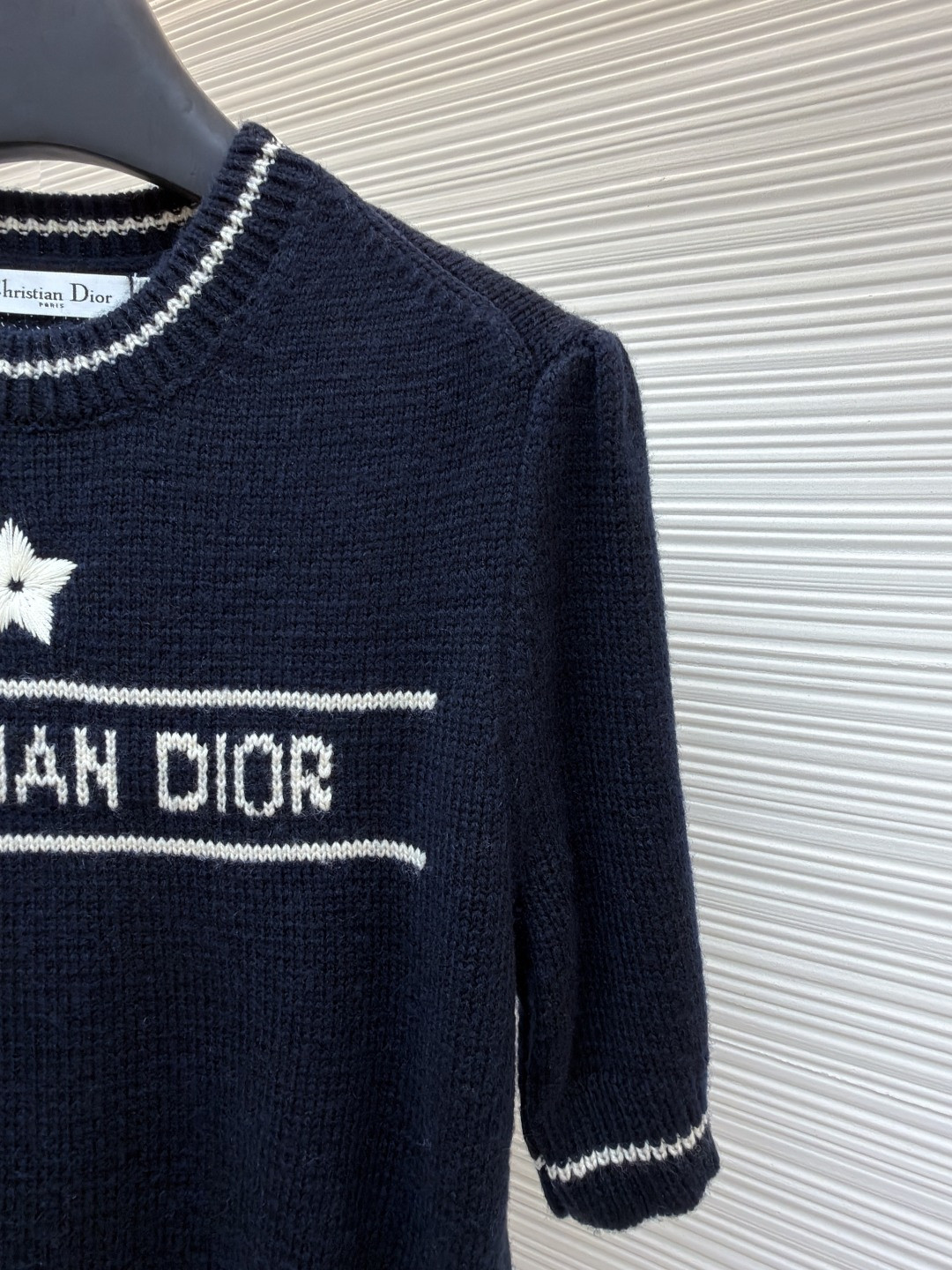 DIOR 迪奥 嵌花短袖毛衣 针织衫 短款 女款 杏色 蓝色 B0 154S09AM305-X5801