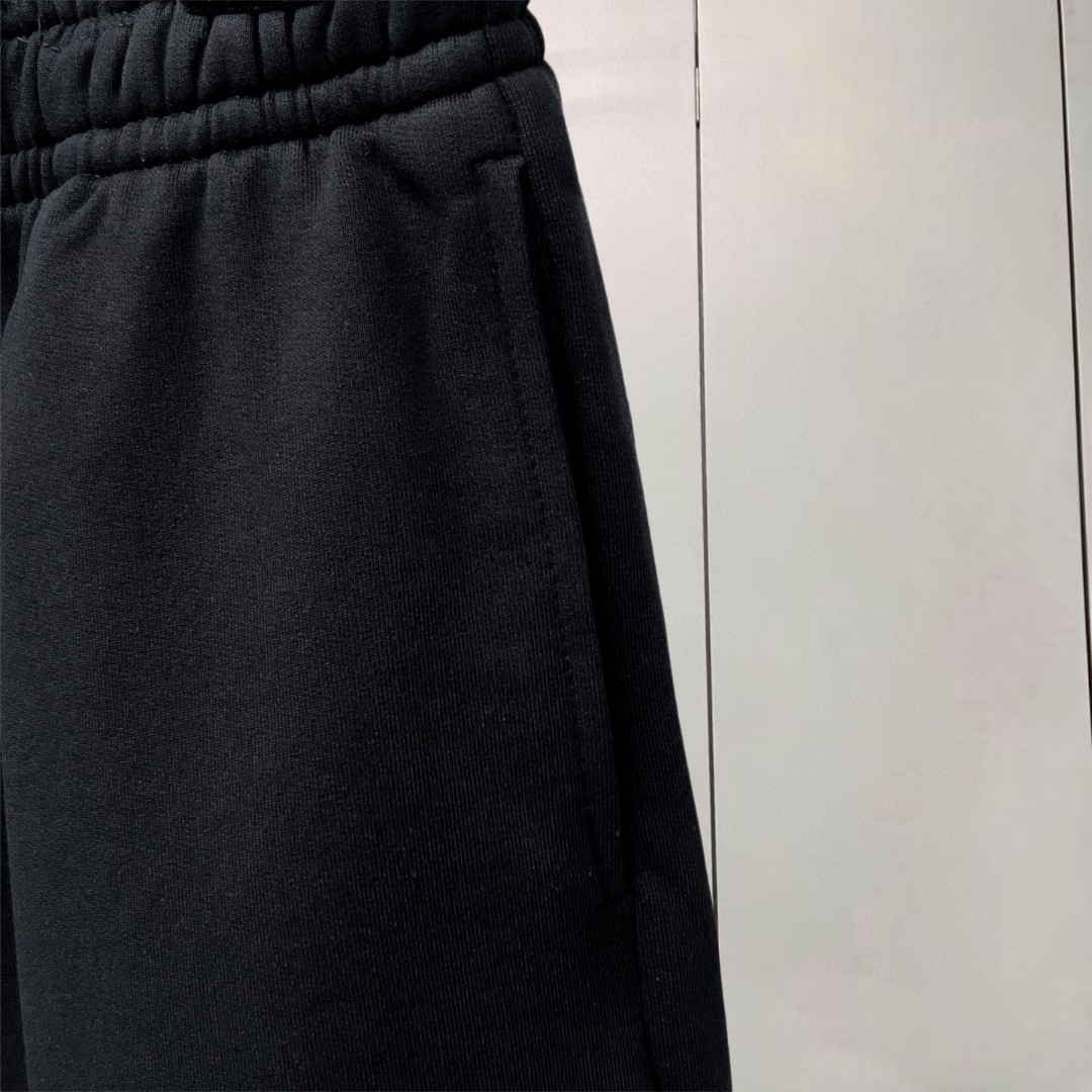 Balenciaga 巴黎世家 字母logo侧面印花短裤 运动裤 休闲裤 裤子 黑色 A0 826385TUVS81000