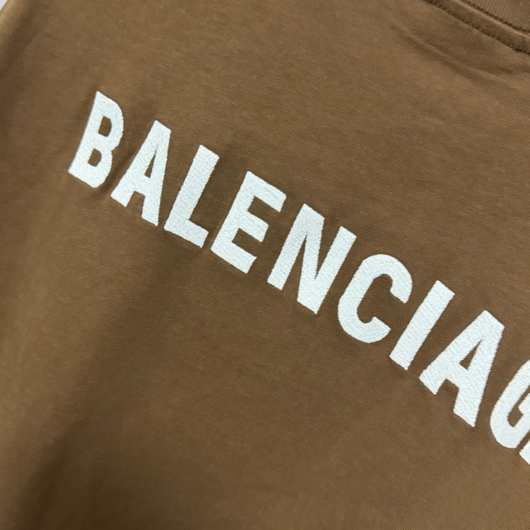 Balenciaga 巴黎世家 经典字母logo圆领短袖 上衣 T恤 夏季 棕色 A0