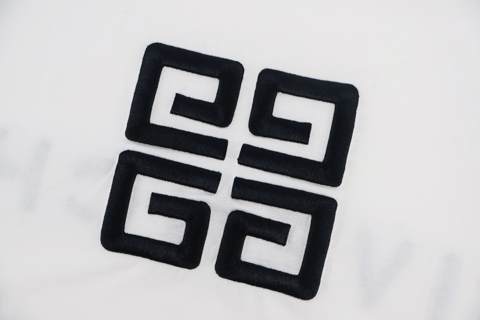 Givenchy 纪梵希 刺绣logo圆领短袖 T恤  夏款 男女同款 白色 黑色 A0 BM71543Y6B-001