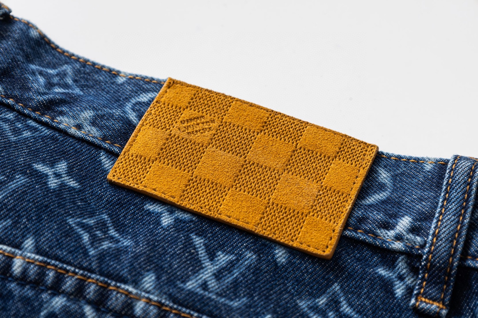 LOUIS VUITTON 路易威登 满印雏菊刺绣牛仔裤 休闲裤 长裤 裤子 蓝色 C5 1AJRNF